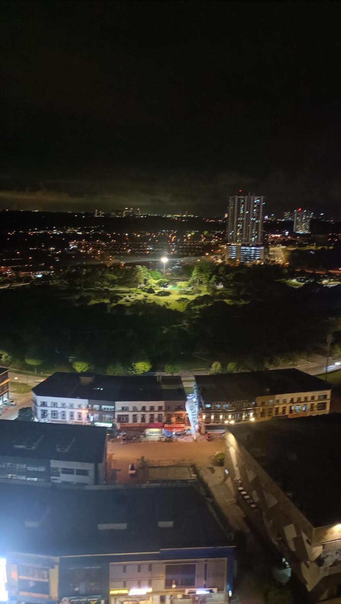 Apartment Sky Trees 2 Guests Balcony Garden View Aeon Pool *