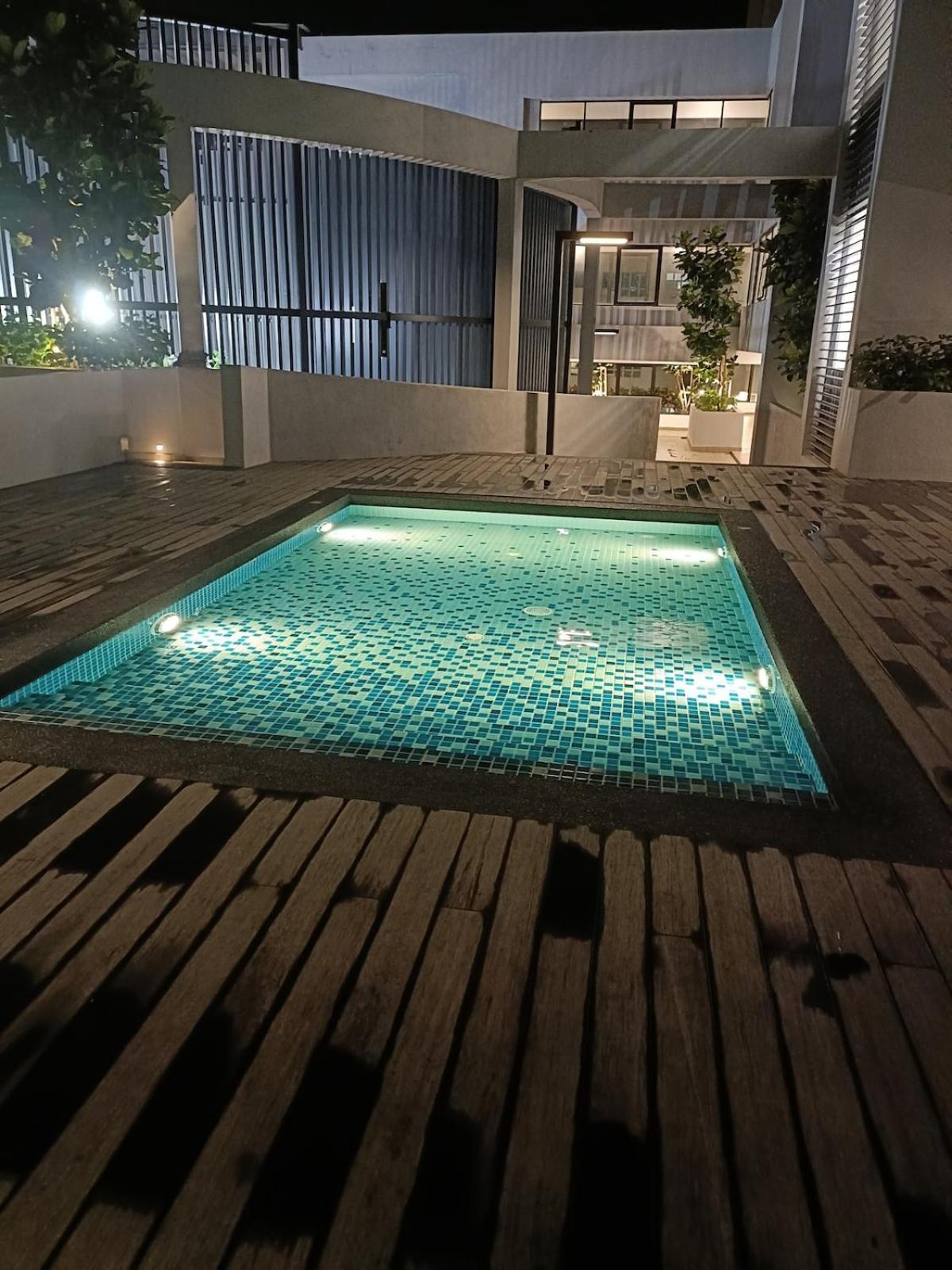 Sky Trees 2 Guests Balcony Garden View Aeon Pool Pangsapuri *