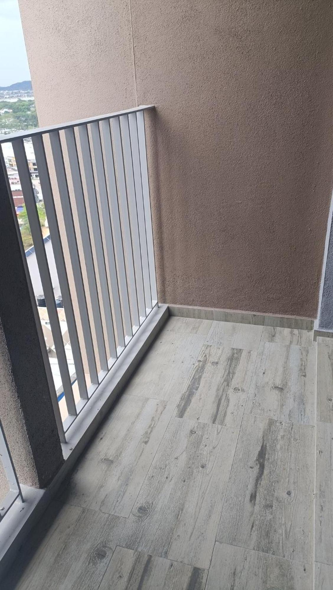 Pangsapuri Sky Trees 2 Guests Balcony Garden View Aeon Pool